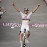 Tadej Pogacar espère pouvoir lever les bras à Sanremo KEYSTONE/AP/Marco Alpozzi